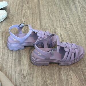 Adorable women’s summer sandals